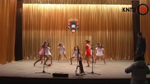 Благодійний концерт КНТУ.Вірш мами під сумну мелодію - Вера Болсун ЗОШ №35 Танець Контемп. смотреть онлайн