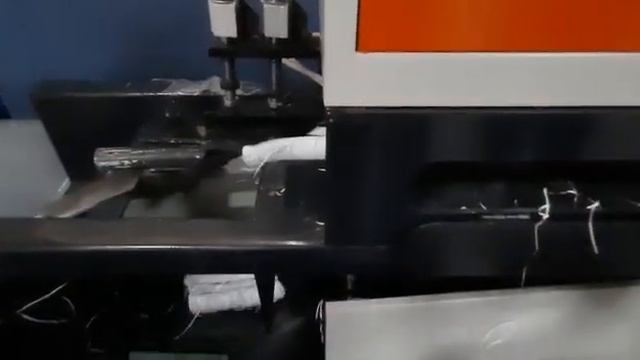 Автоматическая бобинорезательная машина по удалению остатков нитей с бобин (бобинорезка)