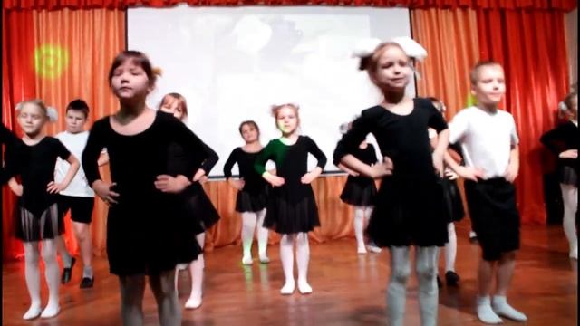 Поздравление от младшей группы хореографического коллектива Силуэт смотреть онлайн