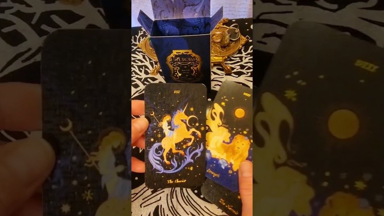 #картытаро " Распаковка новой колоды "Aurora Tarot "