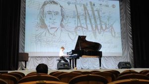 Мясников Фёдор И.С.Бах "Прелюдия и фугетта соль мажор"