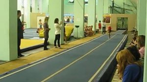 Акробатика прыжки на дорожке!"!