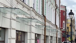 Козырьки стеклянные триплекс на вантах - 18 козырьков на Большой Никитской в Москве