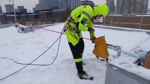 Анкерное устройство ПАРАПЕТ. Безопасная уборка снега с крыши. Обслуживание крыши. Вентопро