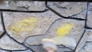 Процесс покраски цоколя