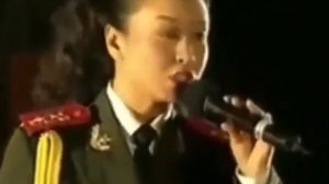 Первая Леди Китая поет русскую песню