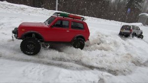 Перетягивание. Нива против Land Rover