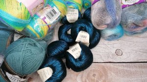 Пришла посылка. Пополнение запасов пряжи.