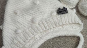 Вязаный спицами чепчик для детей