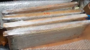 Как упаковать мёд в сотах так, чтоб он дошёл в любую точку мира в целости и сохранности?