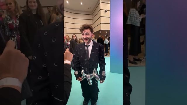 Джарахов: как я одет?! это же безумие, не люблю дресс-код #светскаяхроника