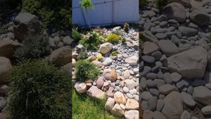 Геопластика на участке. Как сделать каменную клумбу.