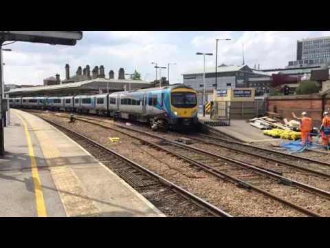 Transpennine Express 185111 departs Sheffield with a Manchester Airport to Cleethorpes смотреть онлайн