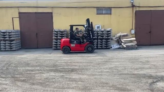 Вилочный погрузчик 3 тонны