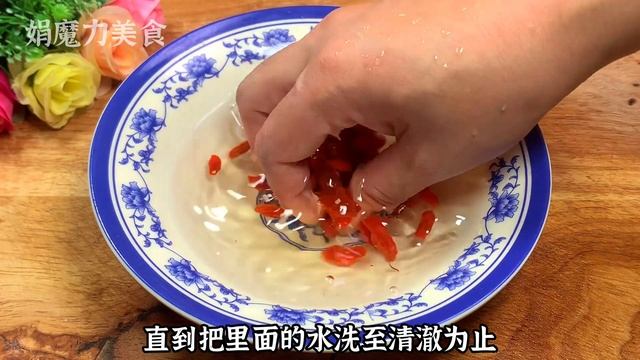 芹菜搭配豆腐皮，沒想到還有這樣的作用，皮膚光滑大肚腩不見了【娟魔力美食】，#芹菜，#豆腐皮，#芹菜配豆腐皮作用