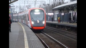 Электропоезда ЭГ2Тв "Иволга" на станции Кунцевская (МЦД-1)