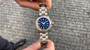 Breitling Avenger automatic 42 mm 2023