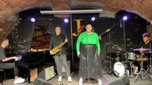 Флора Бичахчян - Тонкие нити