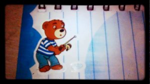 Мишка Барни ловит рыбу!!!!;;!;