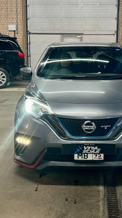 Nissan Note - установили bi-led модули привезённые самим владельцем