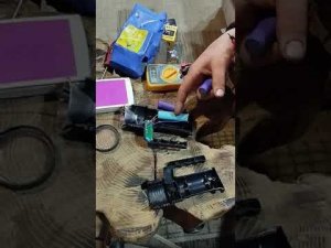 добавляем мощность батареи на фонарике и повербанке