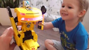 Бамблби Трансформер! На Батарейках! Сам Трансформируется! Распаковка и Обзор!