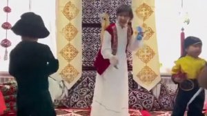 Ұлттық ойын "Теңге алу"