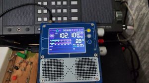TEF 6686. 102.1 MHZ. GRT FM.