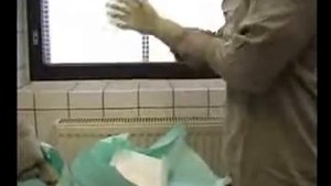 Техника надевания перчаток при перевязке ожоговых больных