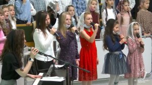 Иисуса имя сладко мне/Песня