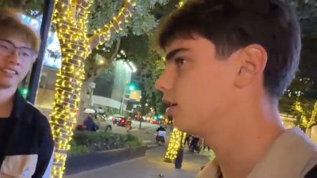 Выживаю-в-КИТАЕ-на-1-День-1 а4 смотреть онлайн