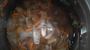 суп воняет гусеницами