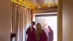 ОНАМ КАСАЛМАНГ ДЕМАНГ МАШХУР ХОНАНДА ОНАСИНИ ТУГИЛГАН КУНИНИ КОНЦЕРТ КИЛИБ БЕРДИ