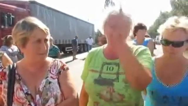 Народ просыпается.