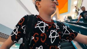 ЧТО КУПИТ ШКОЛЬНИК НА 500 РУБЛЕЙ БОГАТЫЙ И БЕДНЫЙ ШКОЛЬНИКИ