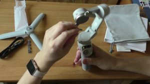 Распаковка стабилизатора для смартфона DJI Osmo Mobile SE