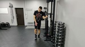 Отведение ноги через сторону в кроссовере