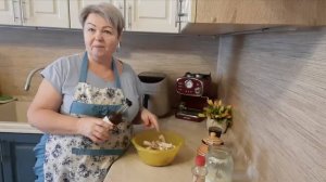 ПРИГОТОВИЛА КУРИНЫЕ НОЖКИ В АЭРОГРИЛЕ, ПРОВЕДАЛА СВОЮ КЛАДОВКУ.