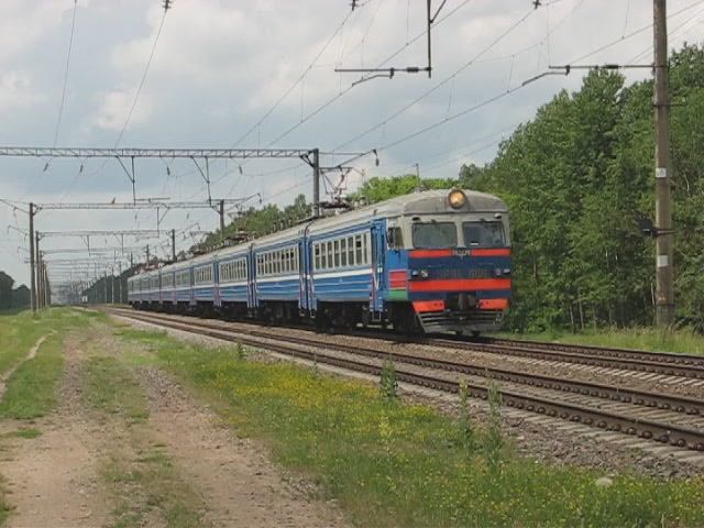 ЭР9Е-606 (БЧ, ТЧ-3 Барановичи) рейсом № 6306 Брест - Барановичи