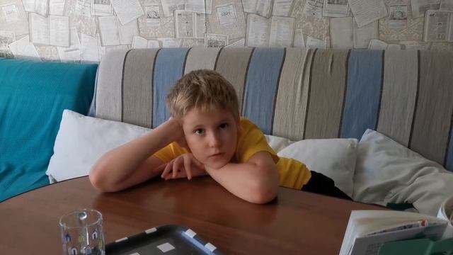 впечатления Елисея от выступления в школе со стихотворением Б. Заходера "Перемена" смотреть онлайн