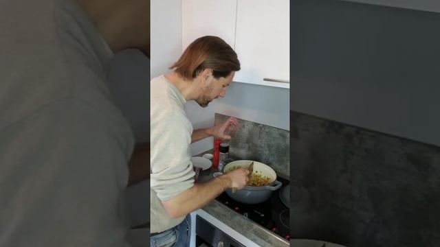 How to make amazing beans and sausages - Cooking with Tris смотреть онлайн