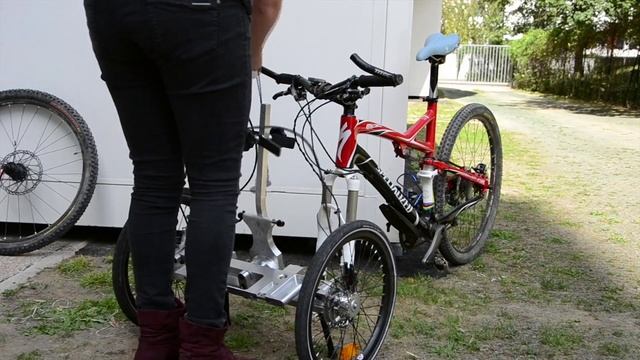 L' AddBike mode d'emploi (attache universelle) смотреть онлайн