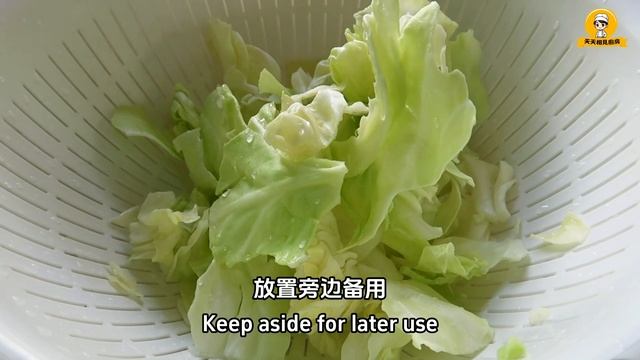 包菜不要再炒了，用豆豉鯪魚來燜，出鍋瞬間被吃光，湯汁都沒剩【天天相見廚房】 #豆豉鯪魚炒包菜 #豆豉鯪魚 #包菜 #包菜食譜