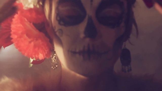 «Halloween Weekend» в обители Камы смотреть онлайн