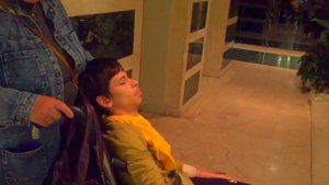 НИИ им. Бурденко. Витюшка после теста баклофена на прогулке.