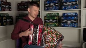 Да что себе позволяет этот парень?! Сектор газа «ЛИРИКА»? Под гармонь? 🤷🏻♂️