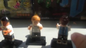 Китайские лего-футболисты и самодельный стадион