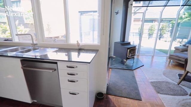 19 Bayview Avenue, Hawthorn East For Sale by Chris Ewart of Nelson Alexander смотреть онлайн