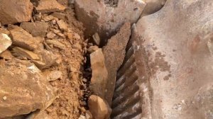 Строительство, дробление щебёнки