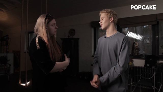 ЛЕОН КЕМСТАЧ ПРО КОЛОССАЛЬНУЮ ПОПУЛЯРНОСТЬ, НОВЫЕ ПЕСНИ И ПОТЕРЯННОЕ ДЕТСТВО